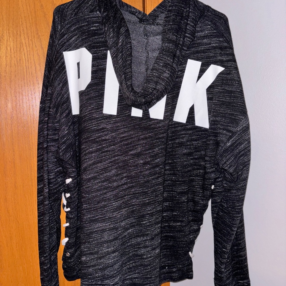 Side lace VS hoodie